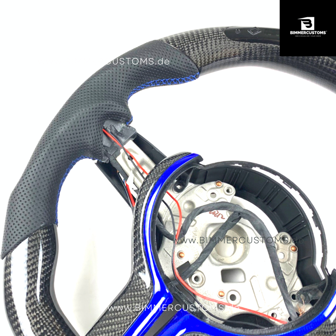 LEDER CARBONFIBER LENKRAD MIT RACE DISPLAY BLUE CARBON LINE PASSEND FÜR BMW M2 F87 M3 F80 M4 F82 F83 F20 F21 F22 F23 F30 F31 F32 F33 F36 Competition