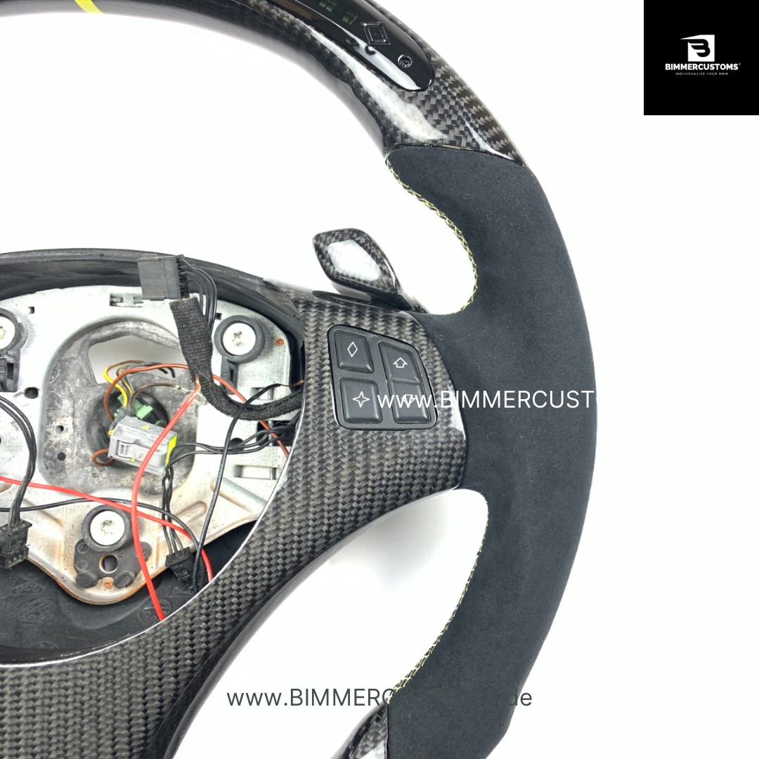 LEDER CARBONFIBER LENKRAD MIT RACE DISPLAY CARBON PASSEND FÜR BMW E90 E91 E92 E93