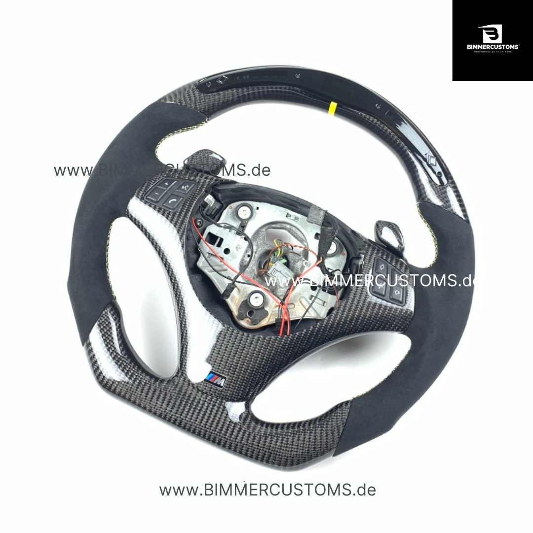 LEDER CARBONFIBER LENKRAD MIT RACE DISPLAY CARBON PASSEND FÜR BMW E90 E91 E92 E93