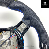 LEDER FORGED CARBONFIBER LENKRAD MIT RACE DISPLAY ICE BLUE FLAKES PASSEND FÜR BMW M2 F87 M3 F80 M4 F82 F83 F20 F21 F22 F23 F30 F31 F32 F33 F36 Competition