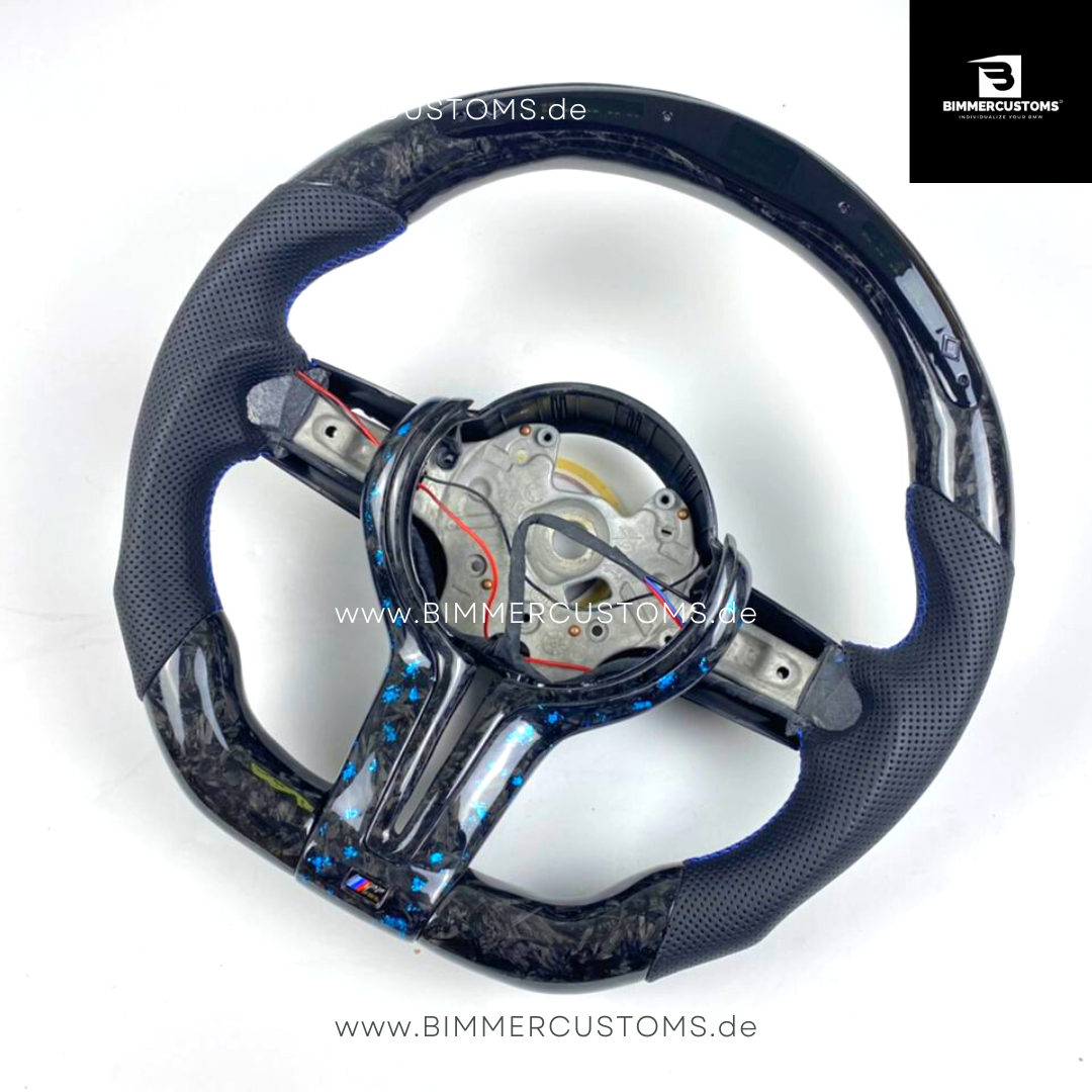 LEDER FORGED CARBONFIBER LENKRAD MIT RACE DISPLAY ICE BLUE FLAKES PASSEND FÜR BMW M2 F87 M3 F80 M4 F82 F83 F20 F21 F22 F23 F30 F31 F32 F33 F36 Competition